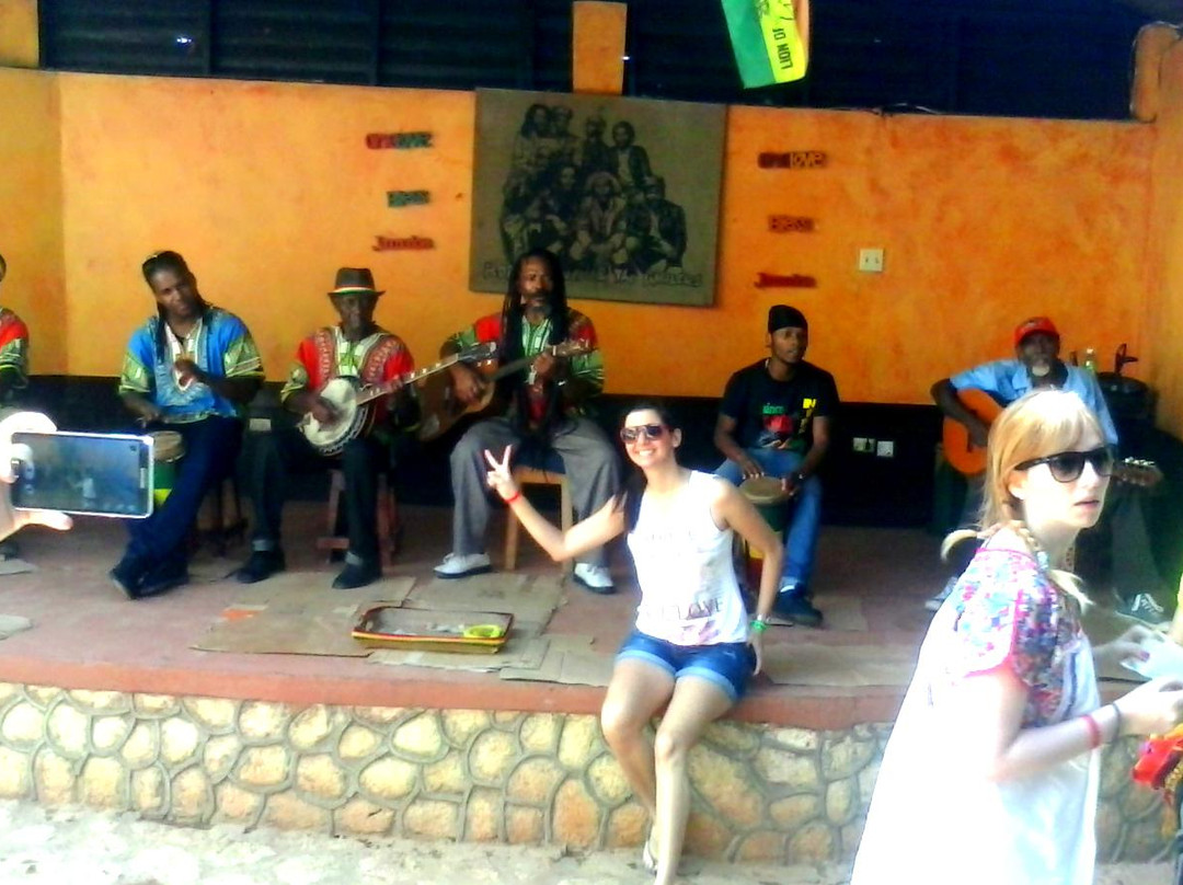 Right PryceTaxi and Tours-内格里尔必去景点