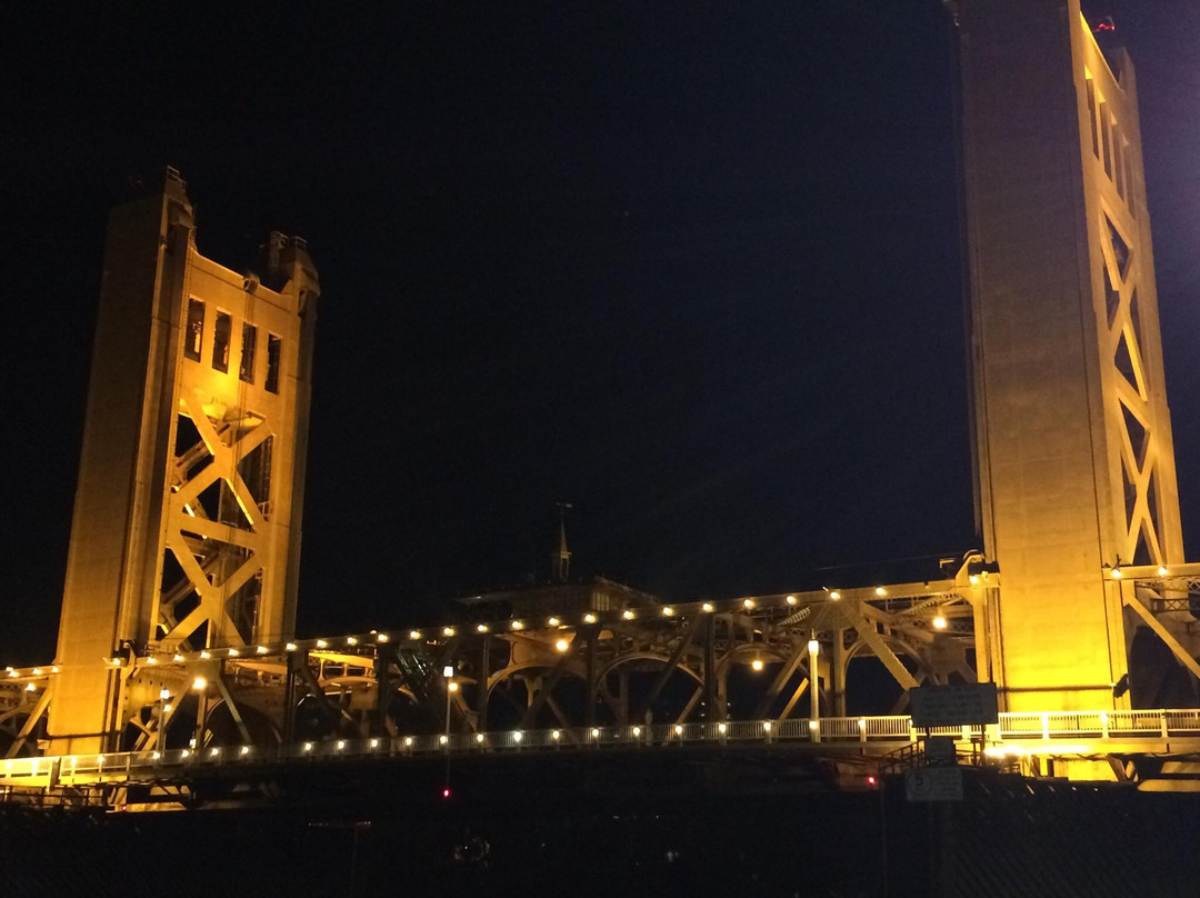 Tower Bridge-沙加缅度必去景点