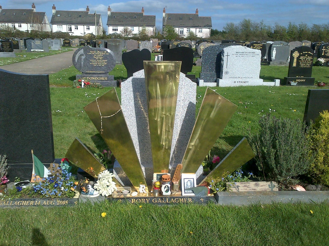 Rory Gallagher Gravesite - St. Olivers Cemetery景点图片