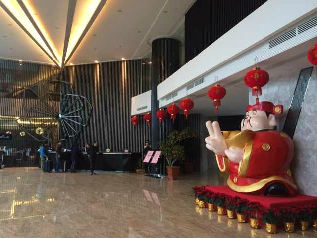 铂晶大酒店主图