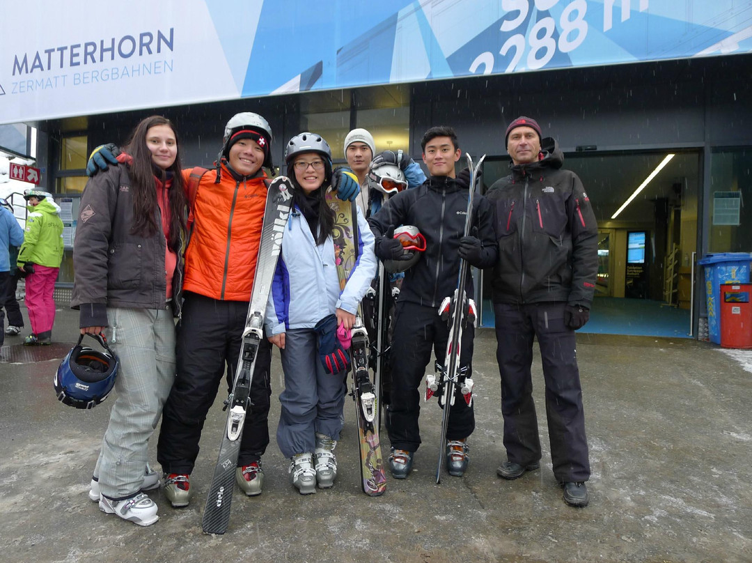 Family Skiing Zermatt-策马特必去景点