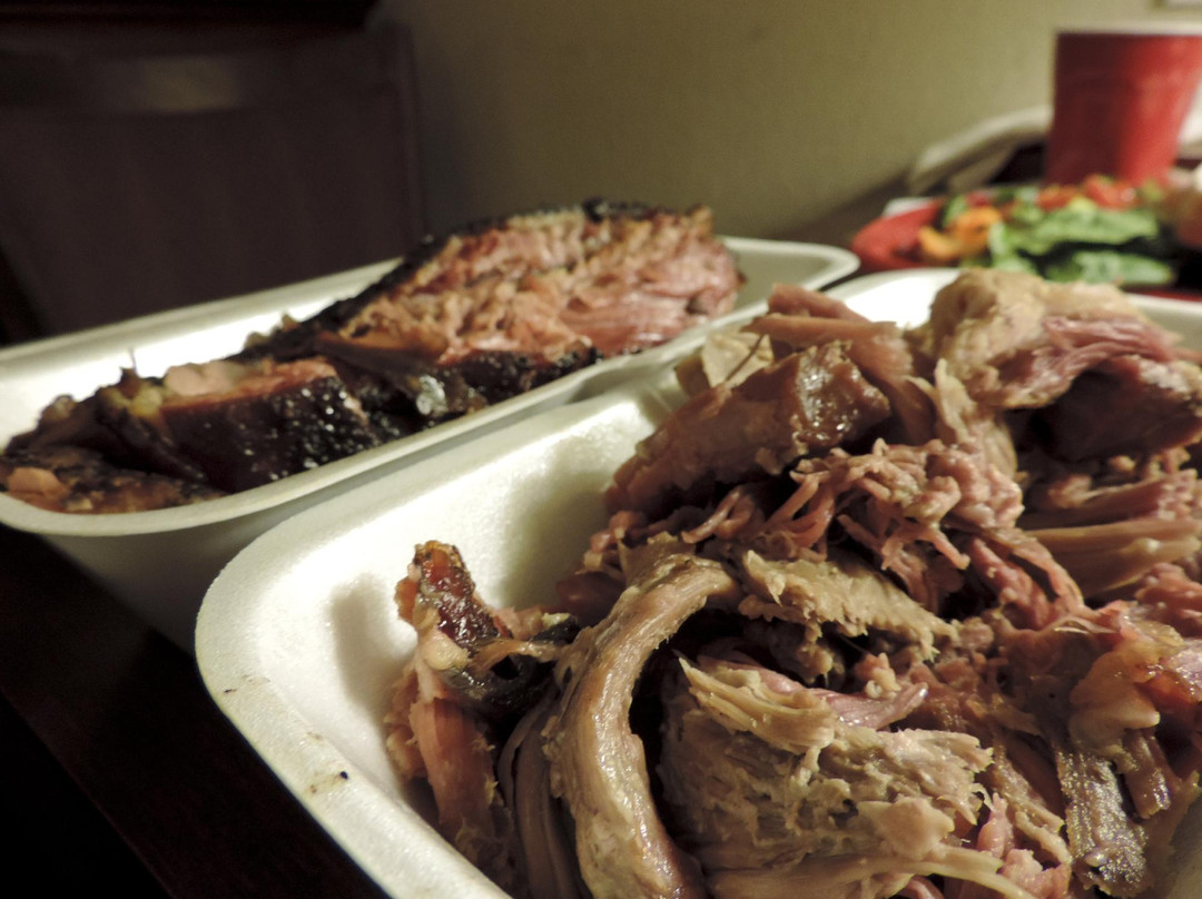 Stevie Lew's BBQ Kitchen