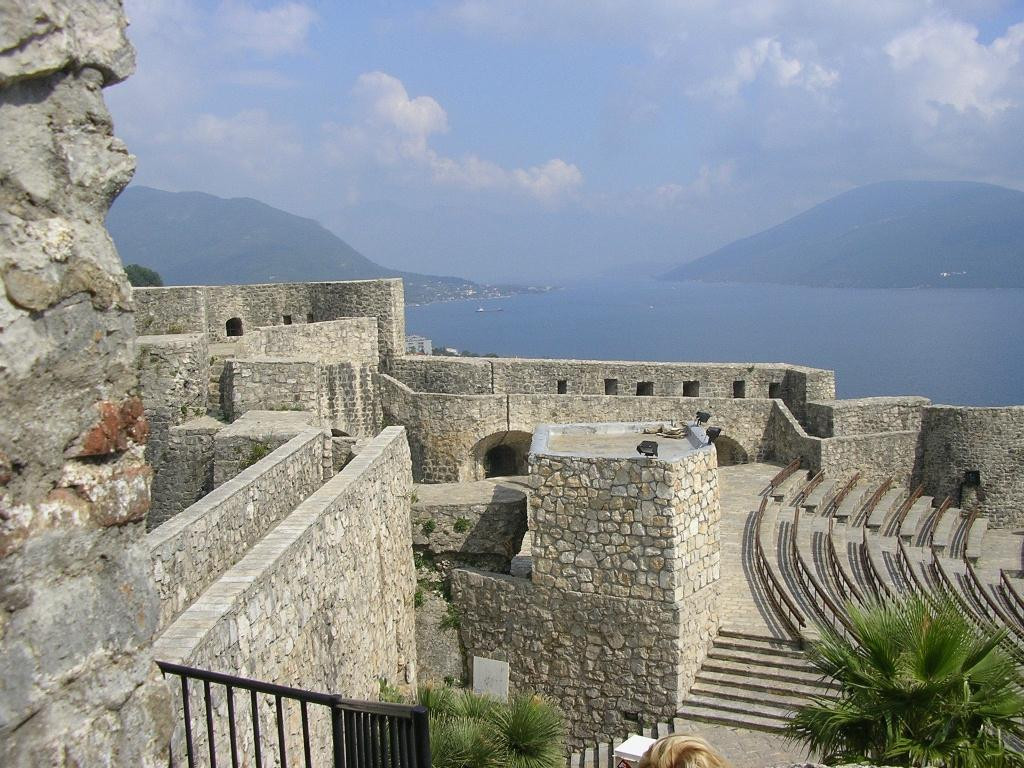 Herceg Novi Theatre-赫尔采格诺维必去景点