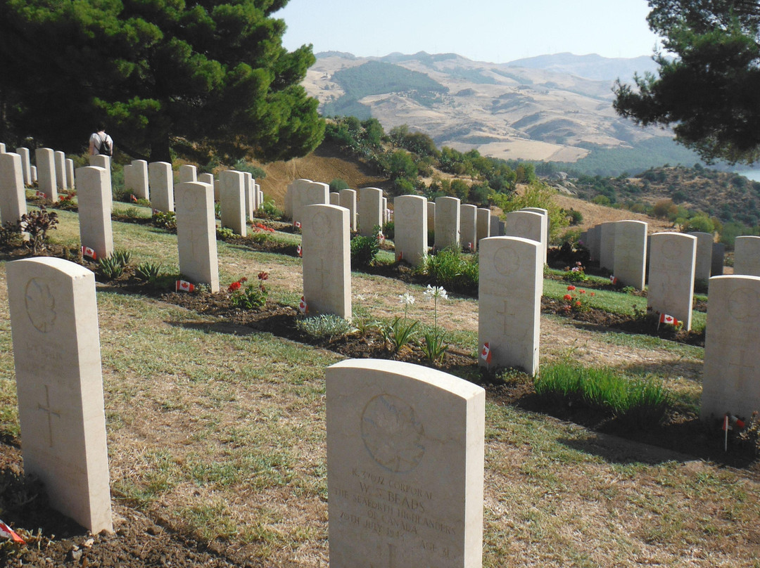 Agira Canadian War Cemetery-Agira必去景点
