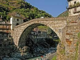 Il ponte romano di Pont-Saint-Martin景点图片