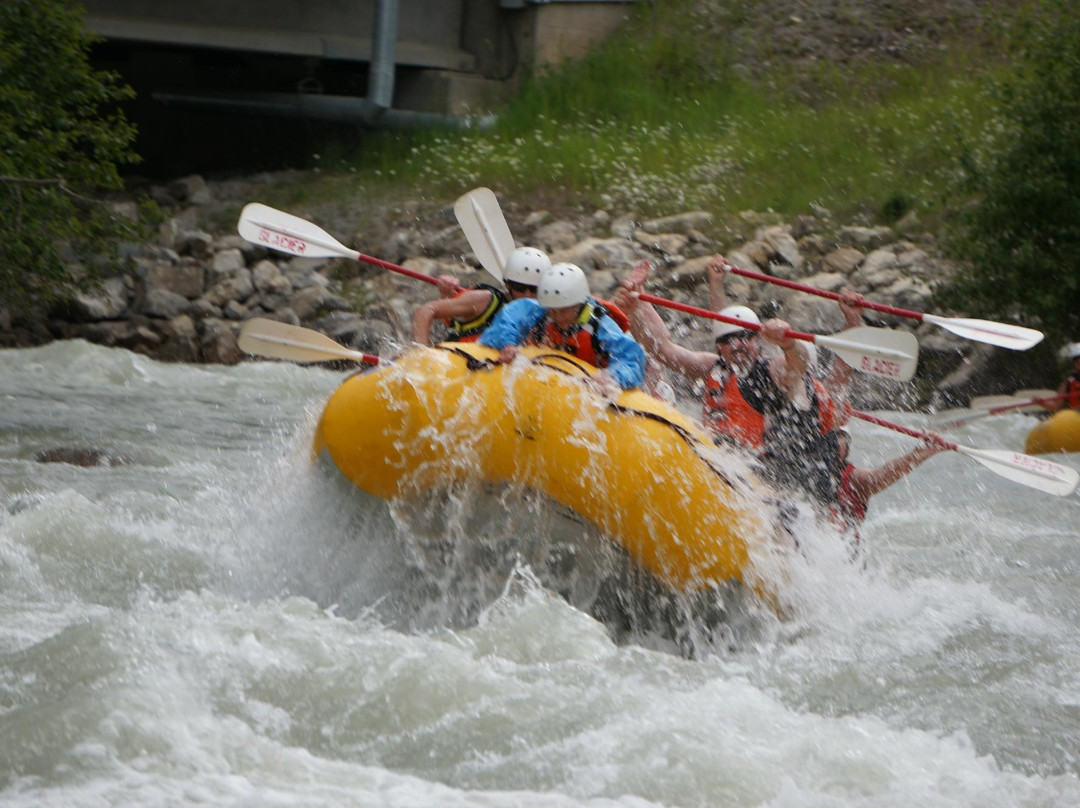 Glacier Raft Adventures Day Tours景点图片