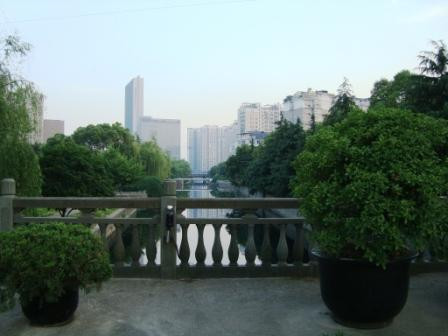 丽兹大酒店主图