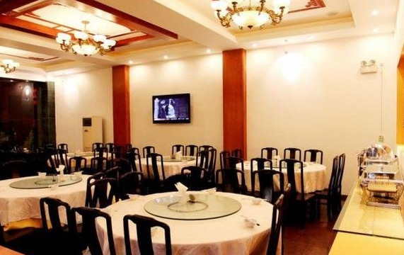 望秀山大酒店主图