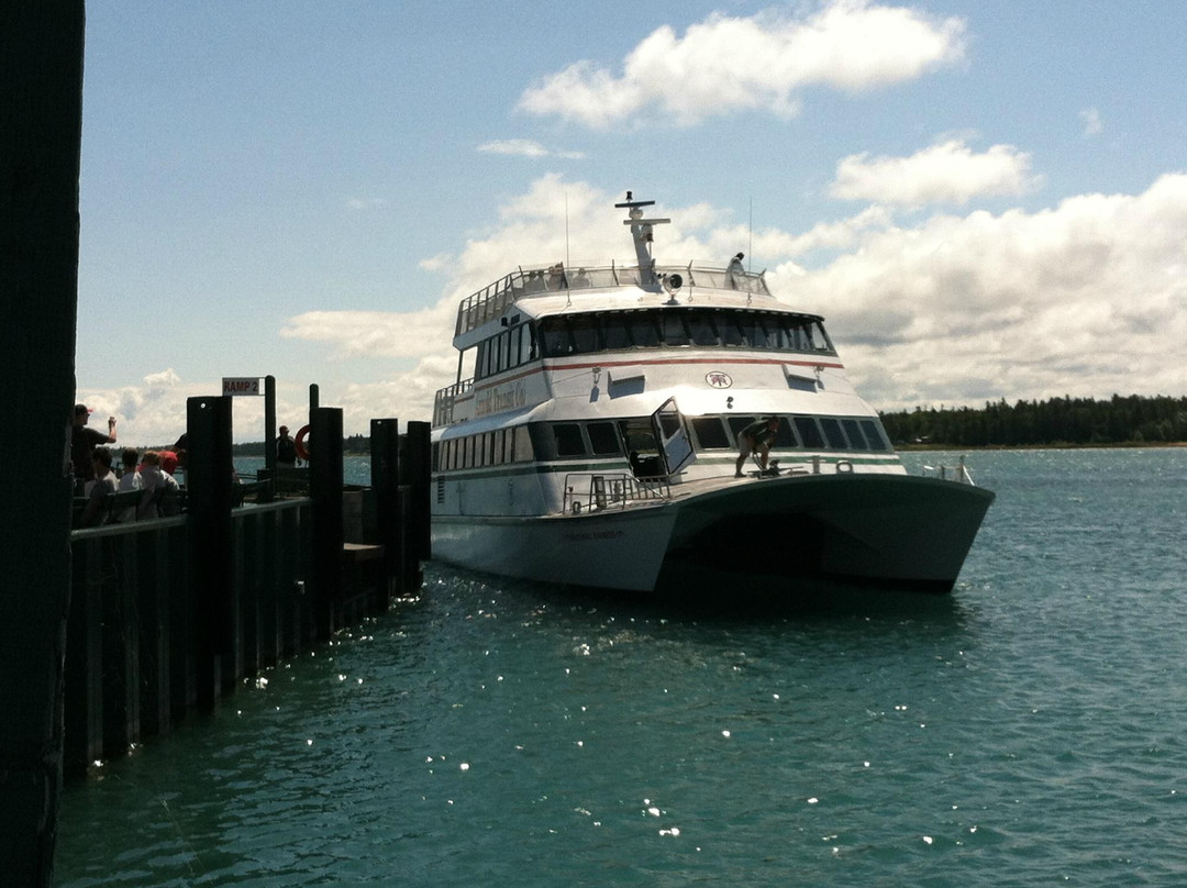 Mackinac Island Ferry Co.景点图片