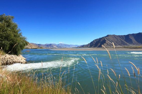 拉萨福朋喜来登酒店主图