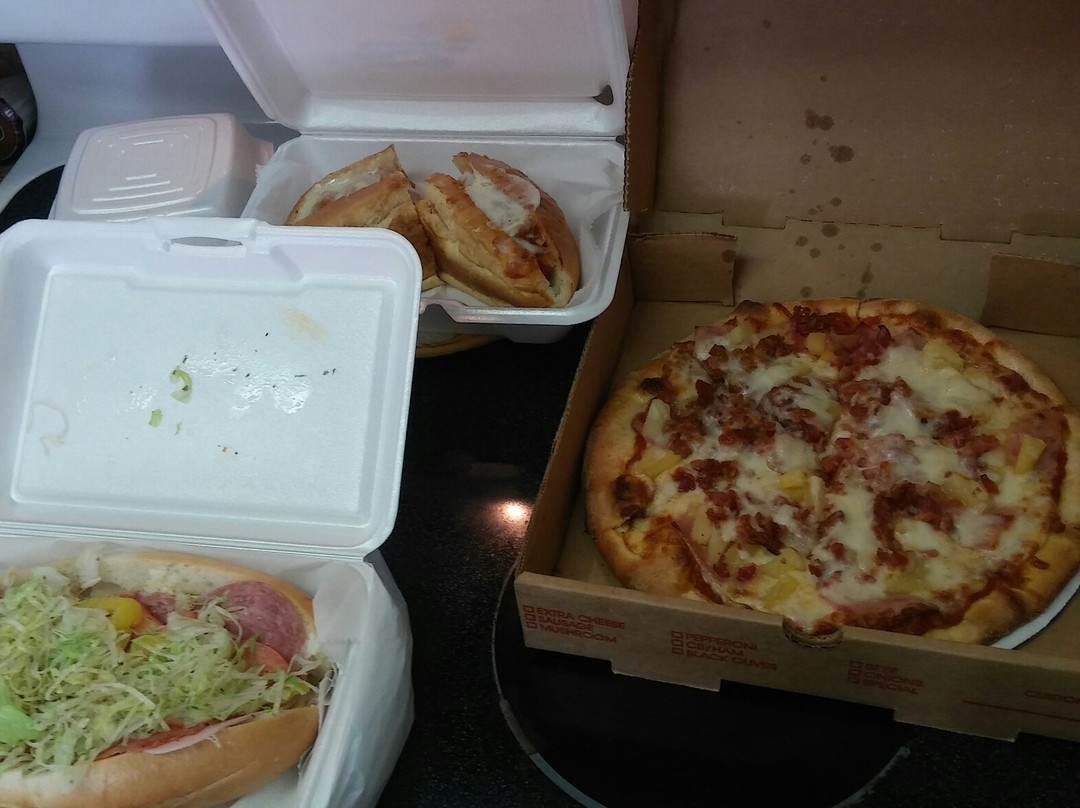 Nellie's Pizza & Poutine