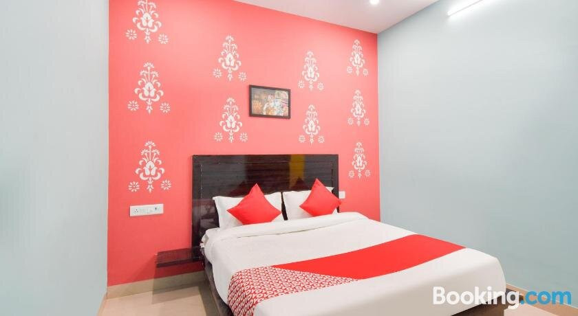 OYO Flagship Hotel Rajmahal