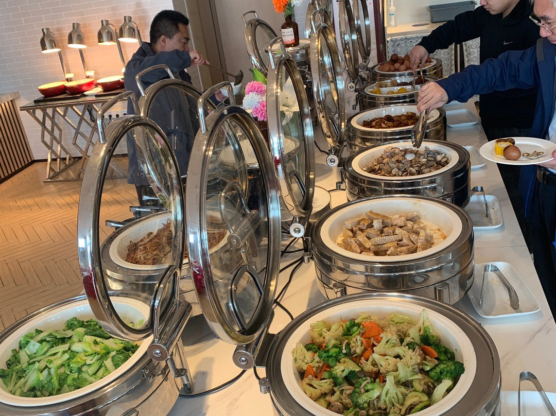 上海滴水湖假日酒店主图