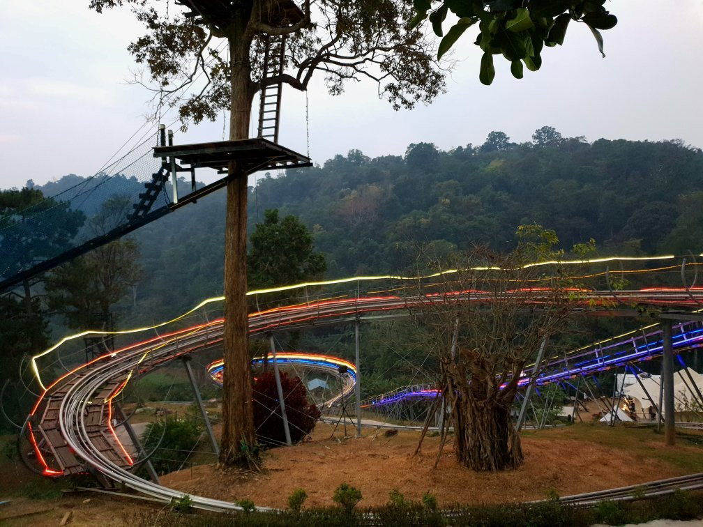 Monjam Zipline Adventure-夜林必去景点