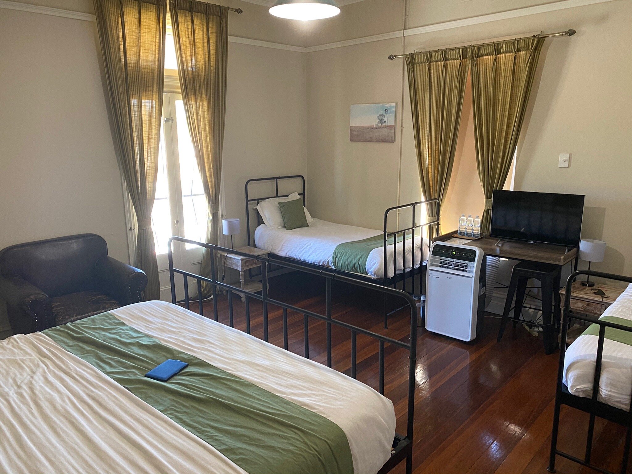 Bedford Arms Hotel-官方