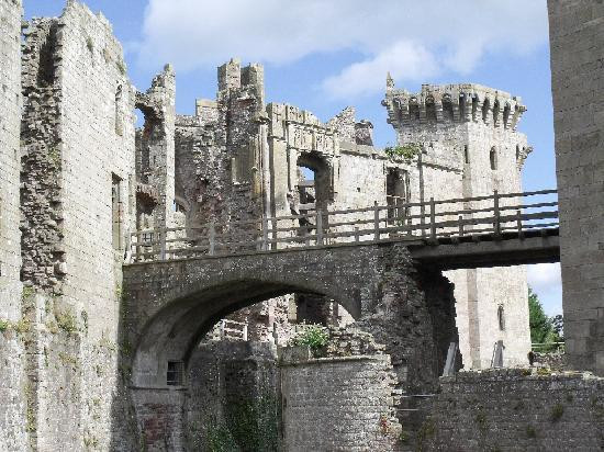 Raglan Castle景点图片