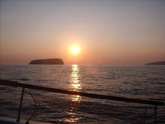 Captain George Santorini Yachting景点图片
