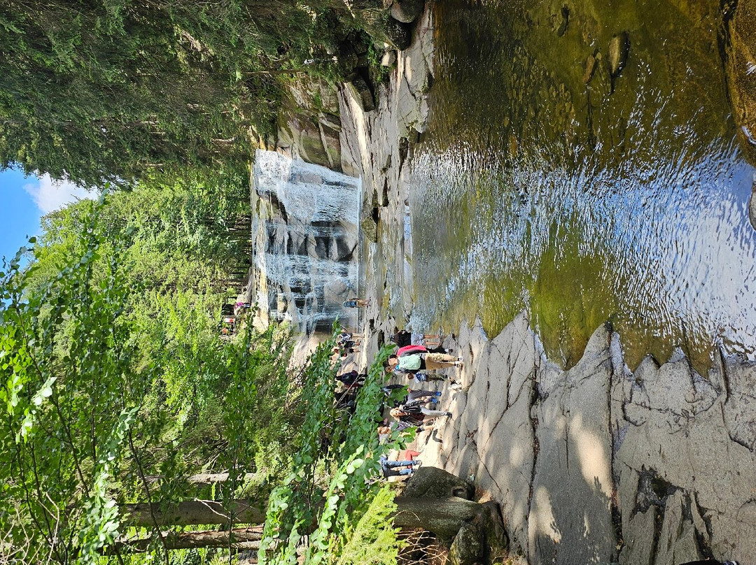 Mumlava Waterfall景点图片