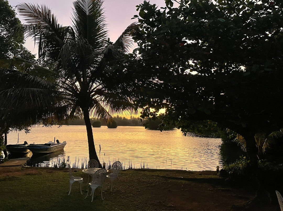 本托塔水滨度假酒店主图