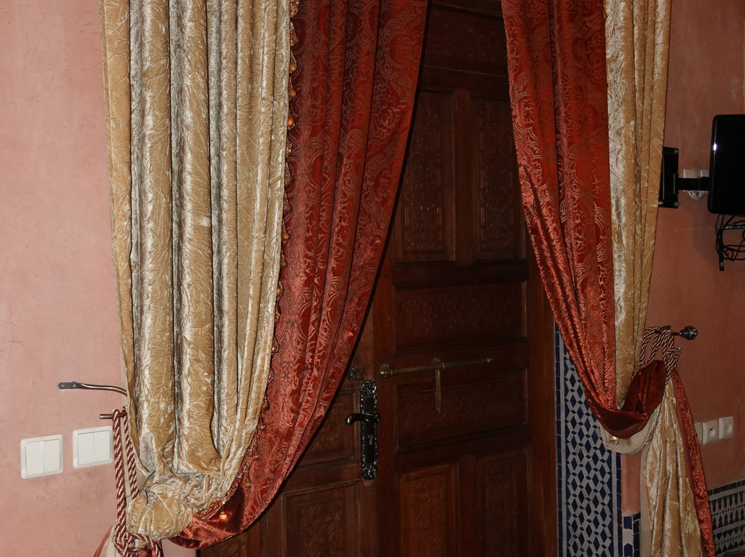 利雅得拉雅林娜酒店主图