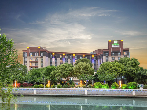 上海绿地普陀智选假日酒店主图