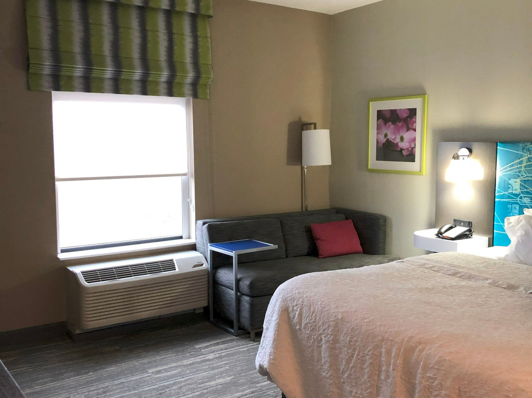 Hampton Inn By Hilton Sedalia主图