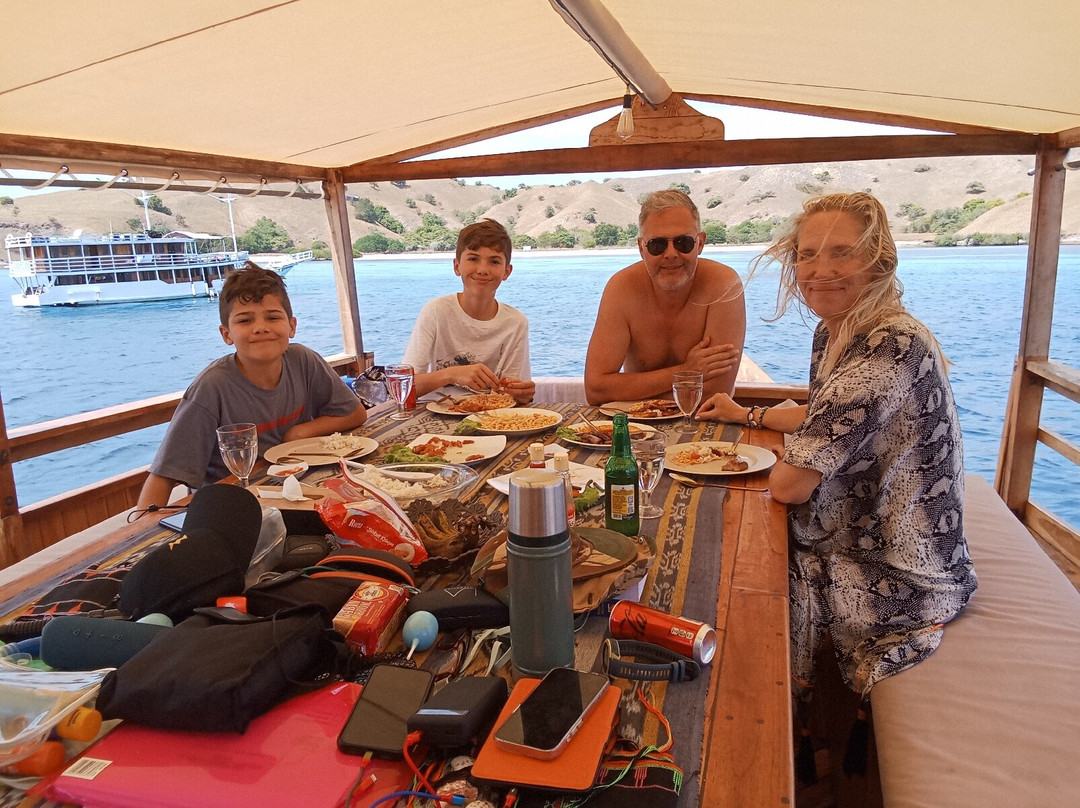 Boat Charter Komodo景点图片