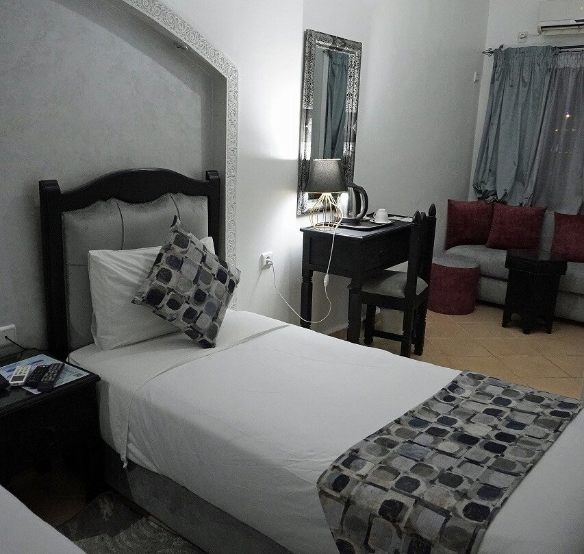 帕拉多尔酒店主图