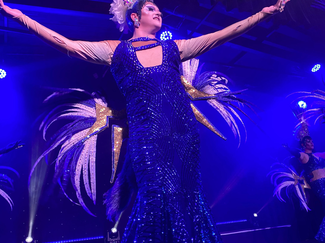 Stardust Variety Show-Vrysoulles必去景点