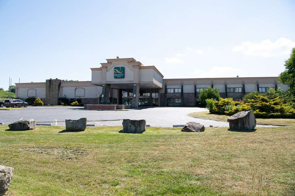 Quality Inn & Conference Center主图