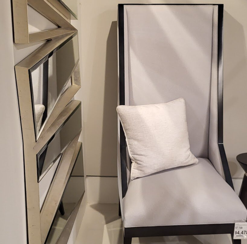 World's Largest Highboy Dresser-Jamestown必去景点