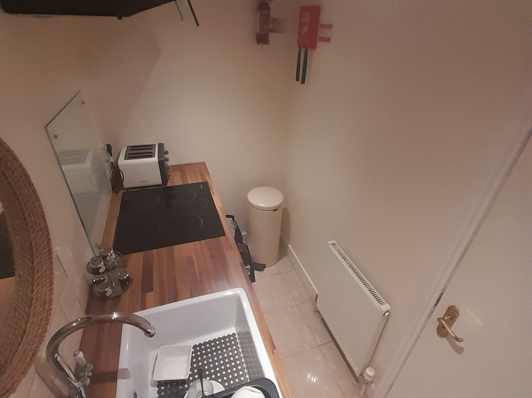 码头美景酒店主图