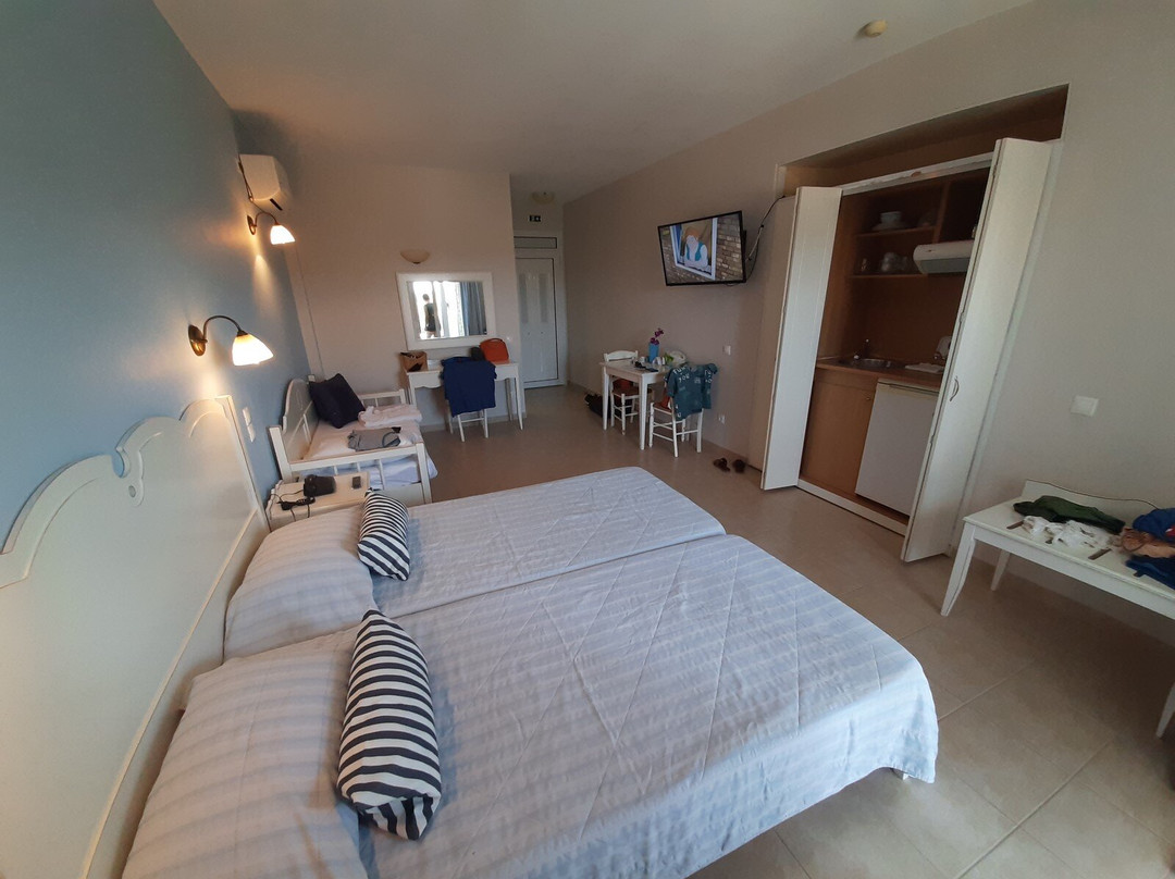 Astra Village Hotel & Suites主图