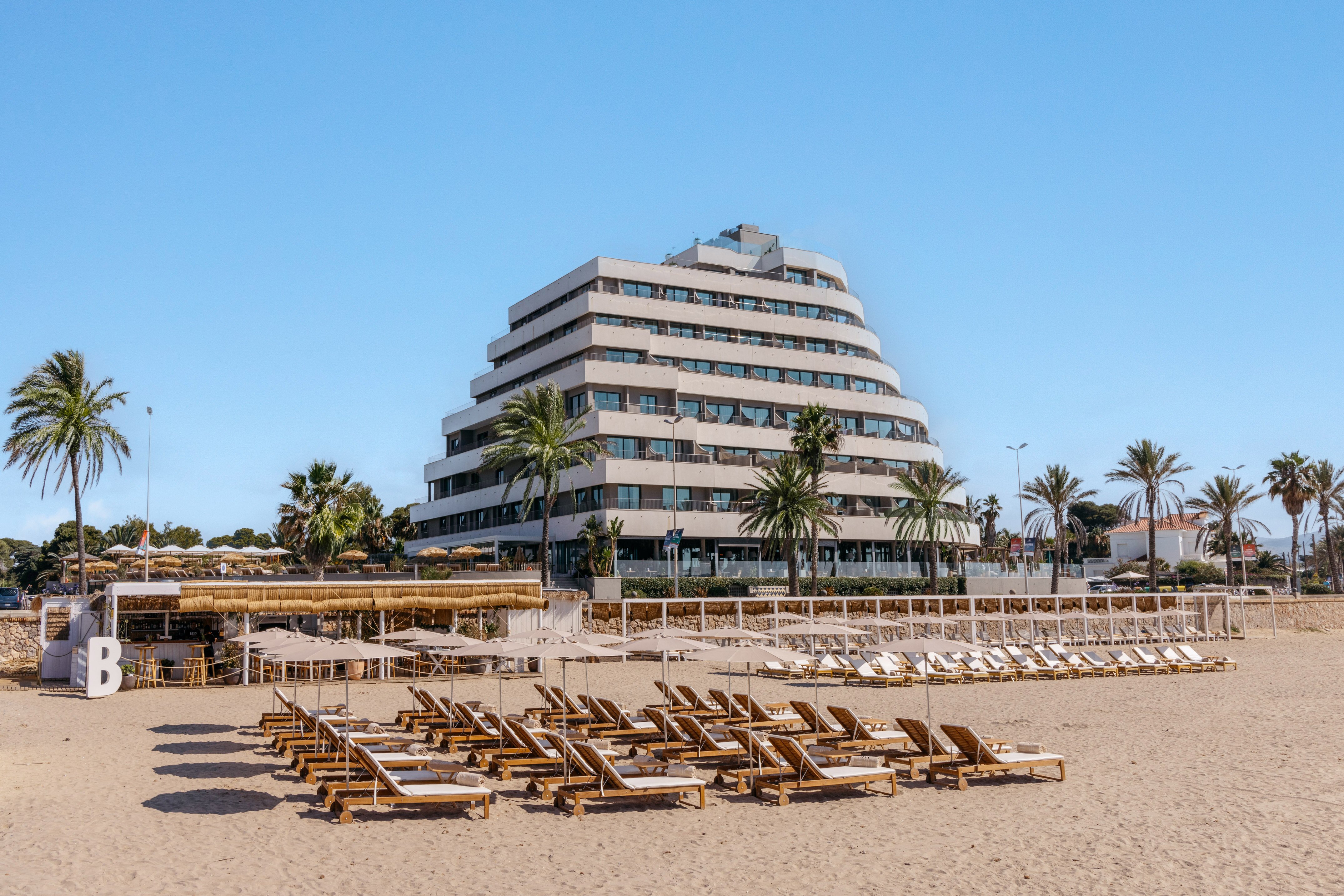 ME Sitges Terramar-泳池