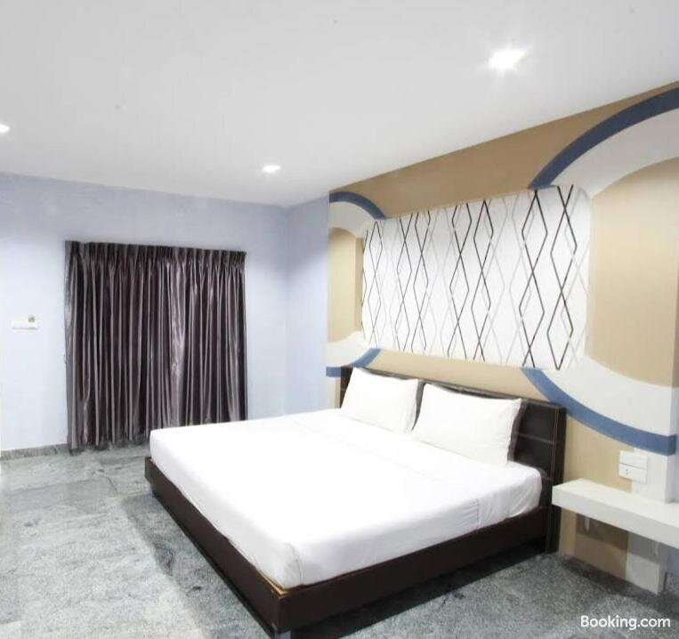 Arena Hotel Surin主图