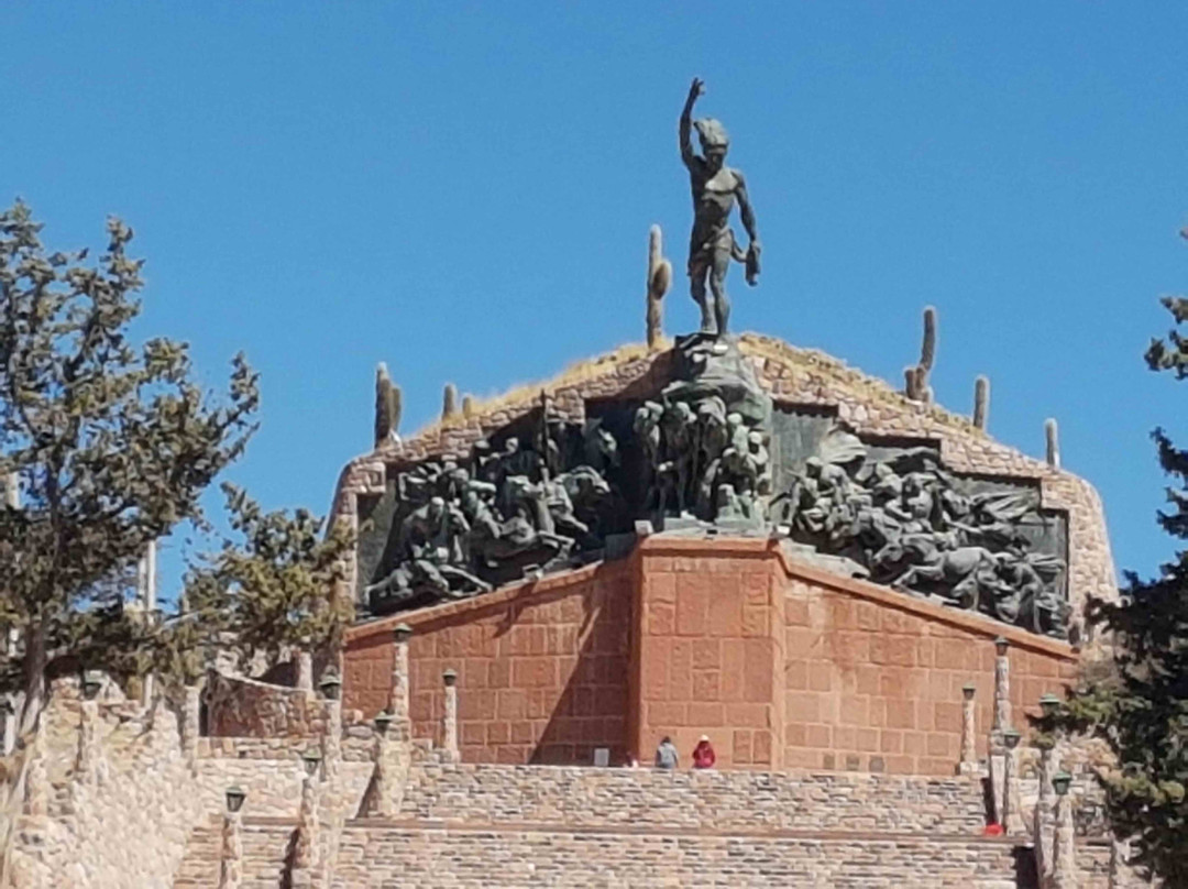 Monumento a los Heroes de la Independencia景点图片