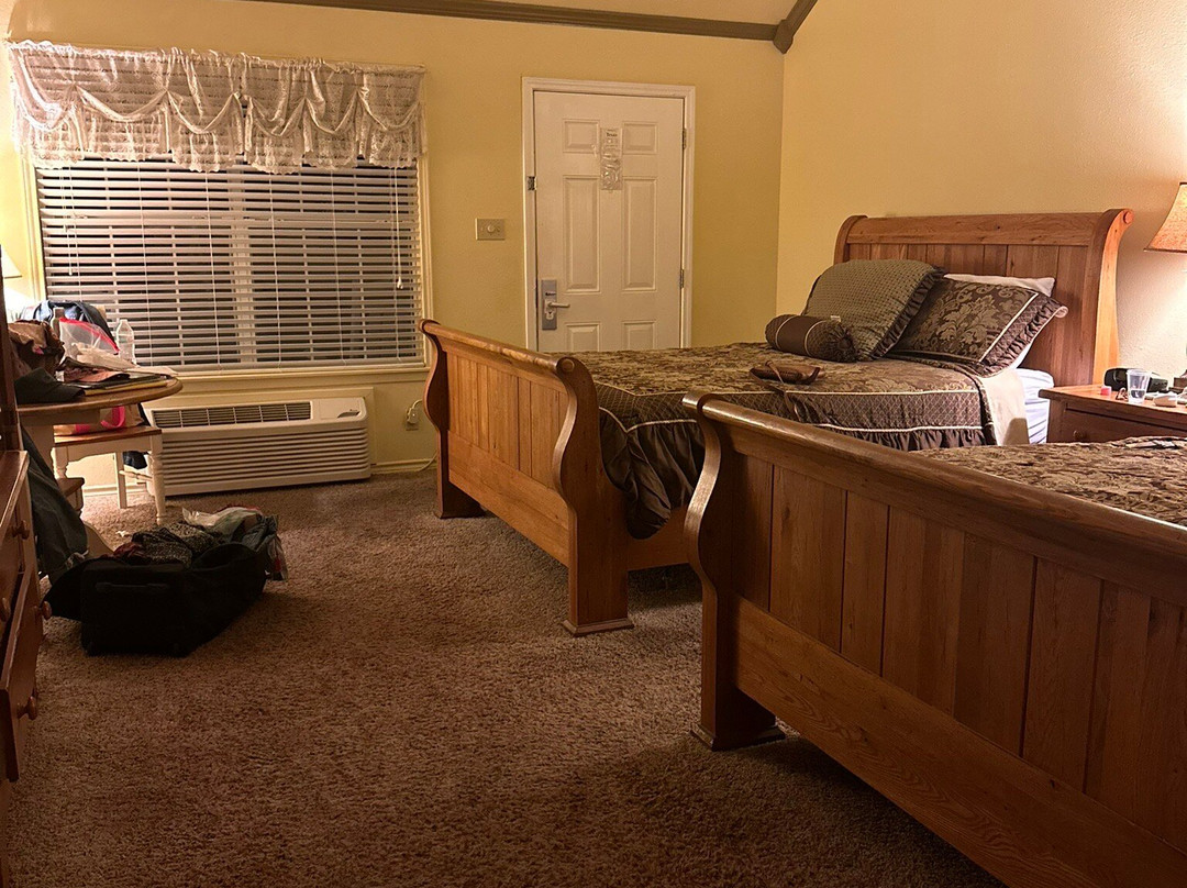 拜伦斯河酒店主图