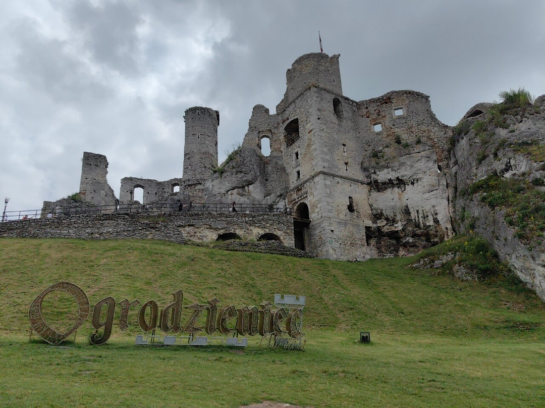 Ogrodzieniec Castle-Ogrodzieniec必去景点