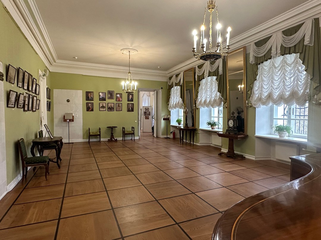 Lopasnya-Zachatyevskoye Manor House and Museum景点图片