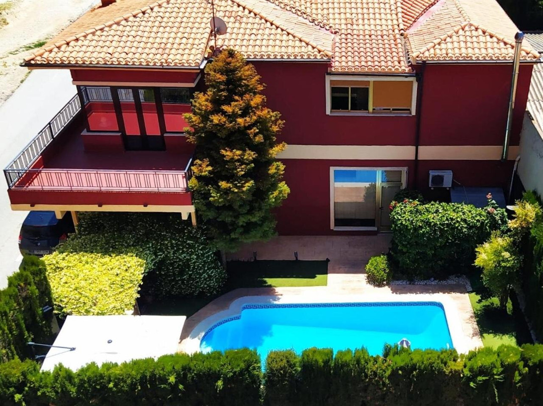 Casa Axier Chalet con Piscina, Barbacoa y Chimenea