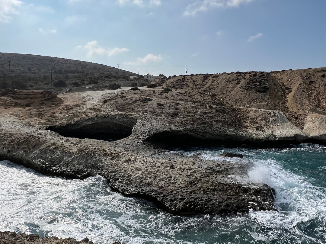 Papafragas Cave-米洛斯岛必去景点