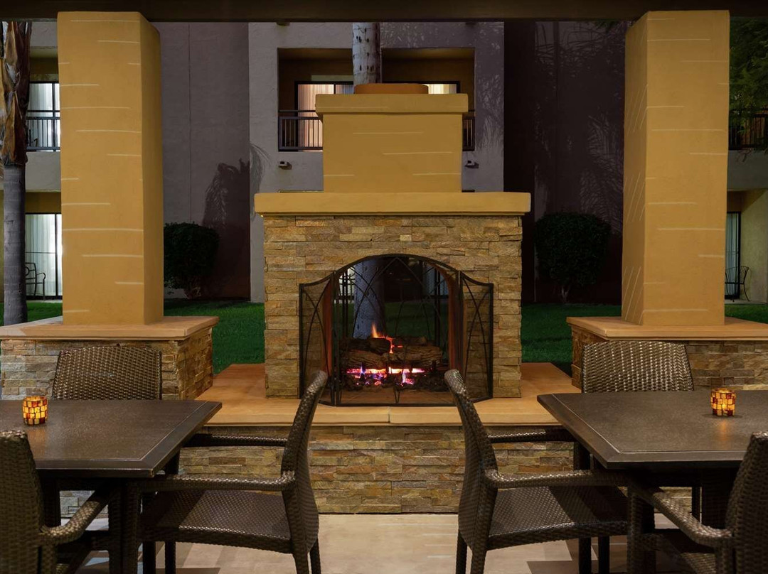 Embassy Suites By Hilton Phoenix Tempe