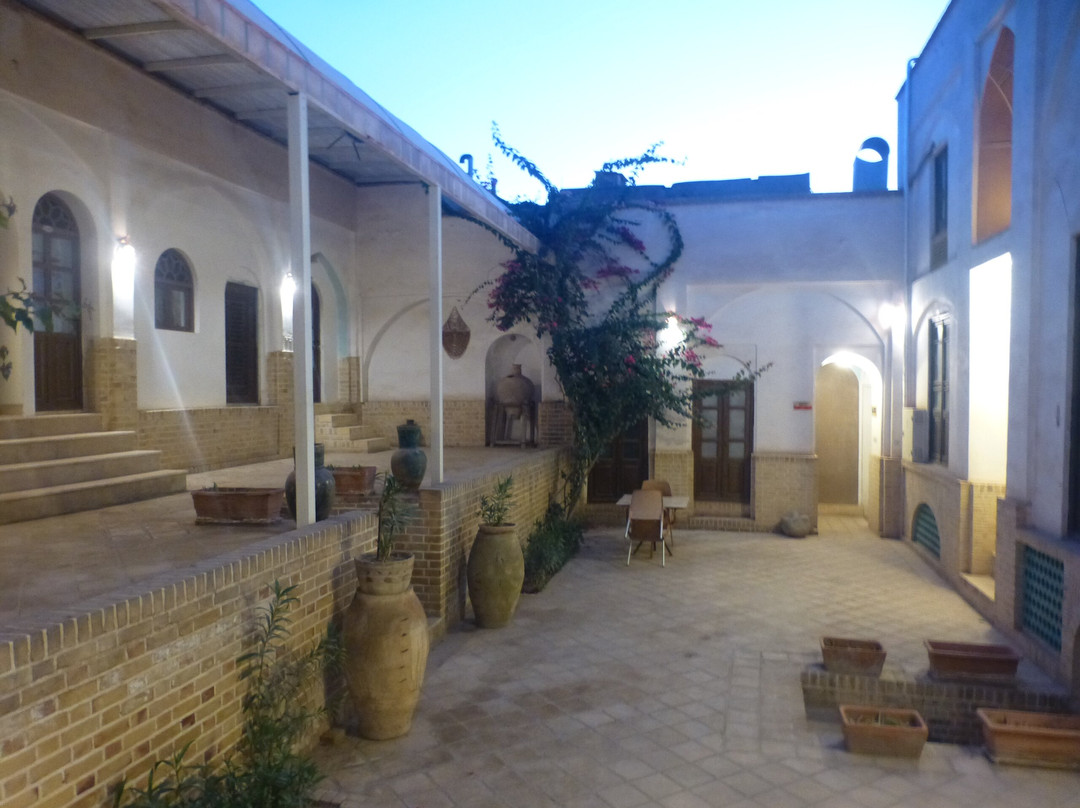 Negin Traditional Hotel主图