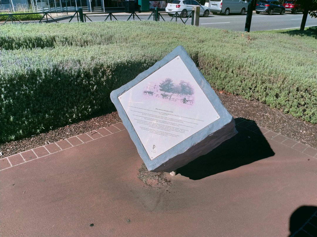 Berwick War Memorial and Plantation-伯威克必去景点