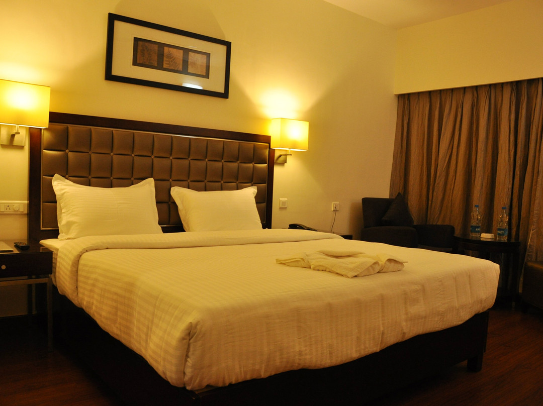 The Regency Hotel主图
