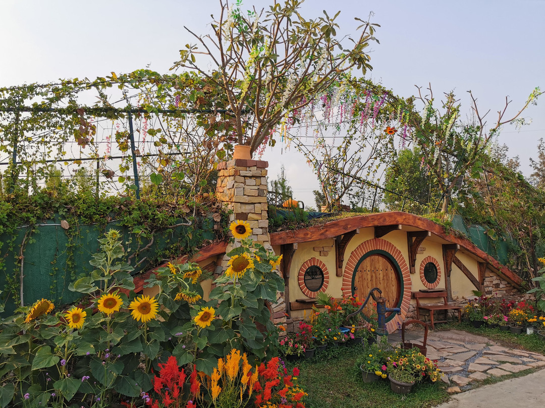 Hobbit House (Baan Suan Noi)景点图片