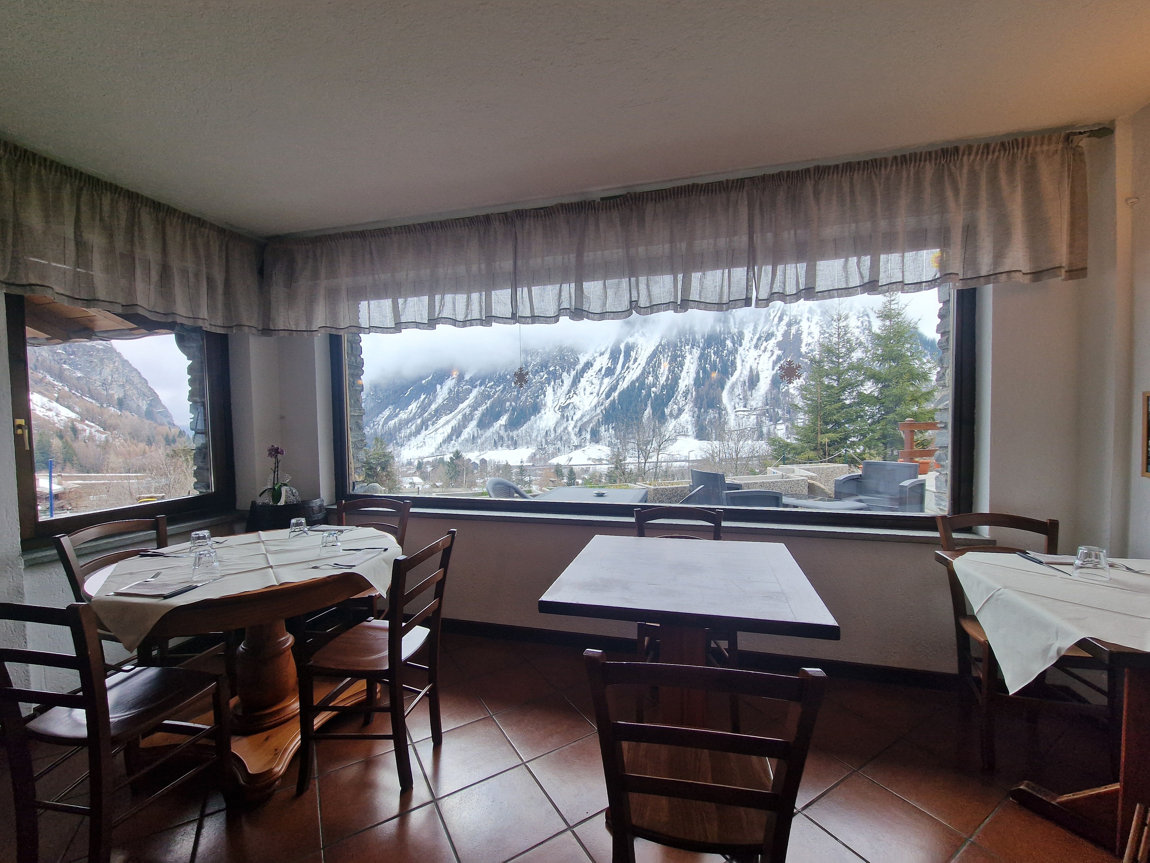 Chalet Joli-官方