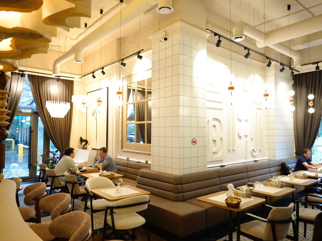 Benedict Cafe