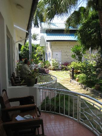 Emerald Land Hotel主图