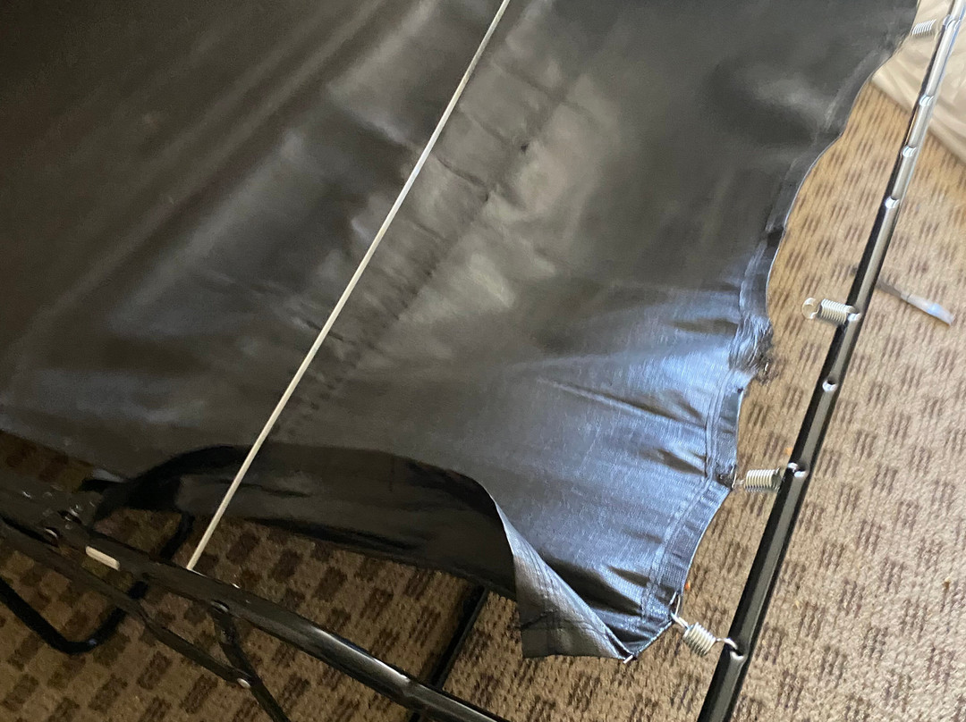 亨德森凯富套房酒店主图